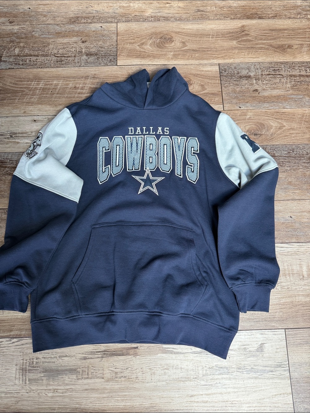 Men’s XL NFL Dallas Cowboys Navy and Light Gray Crewneck Sweater